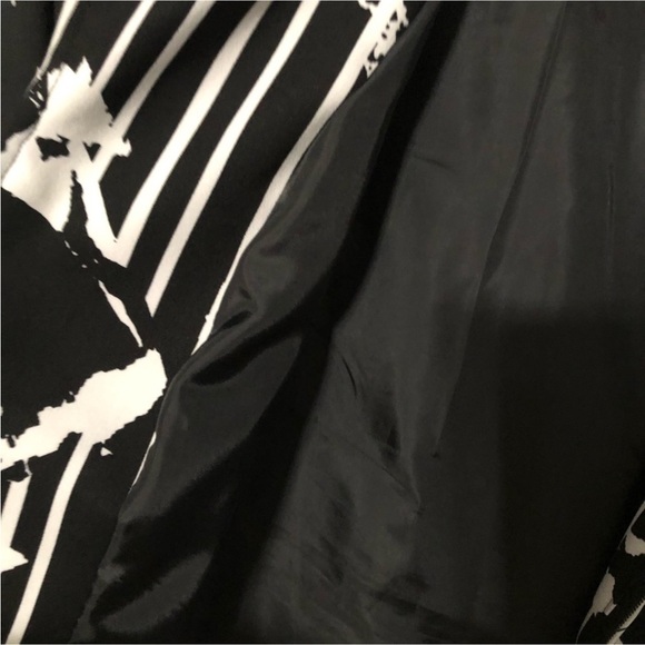 Lot of 2 large jackets - Coldwater Creek, Molly & Max - selling as one lot. - Picture 13 of 13